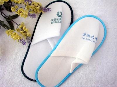 探索酒店一次性拖鞋的生產(chǎn)源頭 華利旅游用品廠的品質(zhì)與匠心